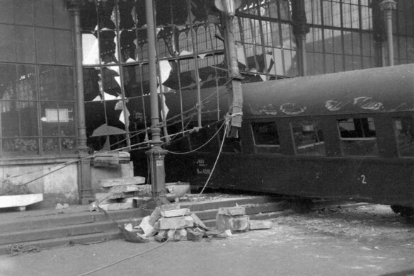 És akkor 136. – Kilógott a vonat