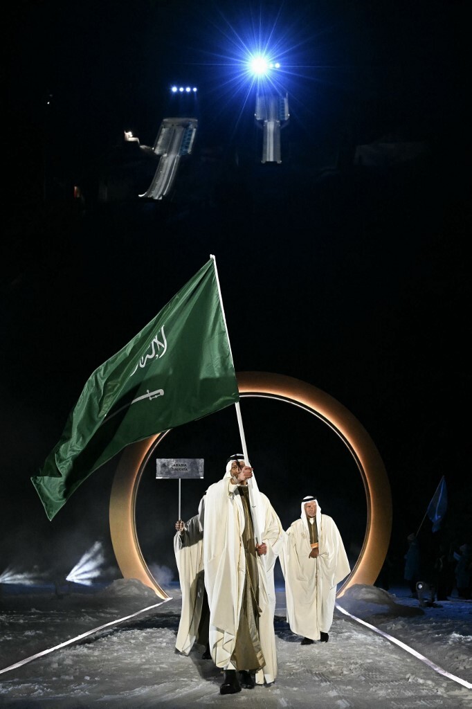 Szaúd-Arábia sportolóit Rakan Alireza zászlóvivő vezeti