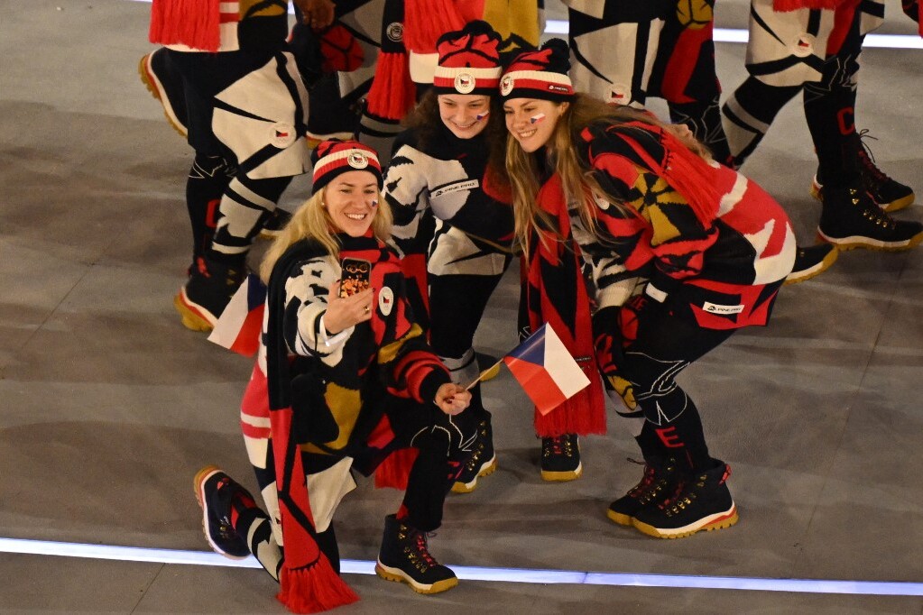 Cseh sportolók színesebbé tették a megnyitót