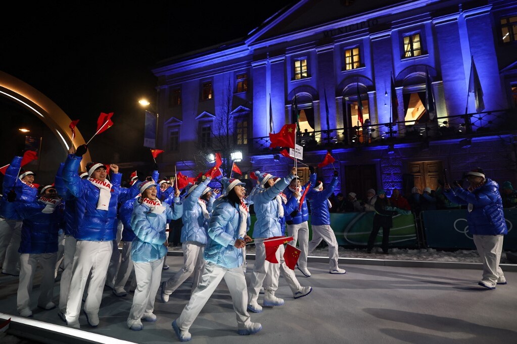 A kínai delegáció jókedvűen érkezett