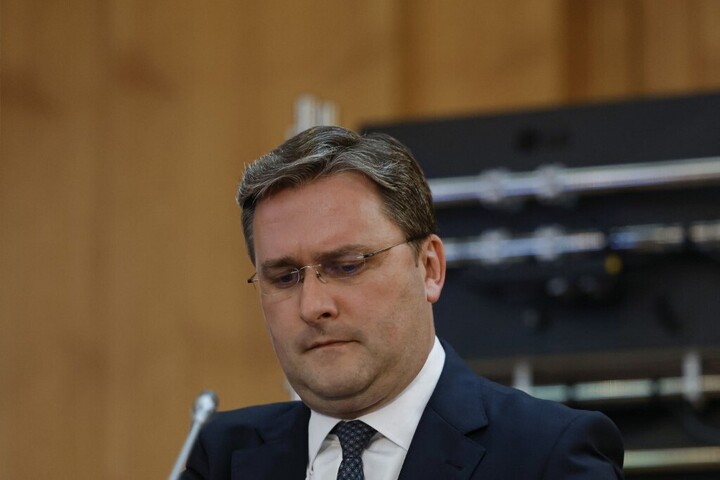 Megkezdődött a szerb kulturális miniszter elleni bírósági eljárás