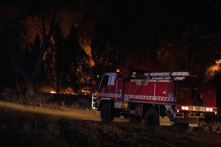 Kiürítik az ausztráliai Victoria egyik települését az erdőtüzek miatt