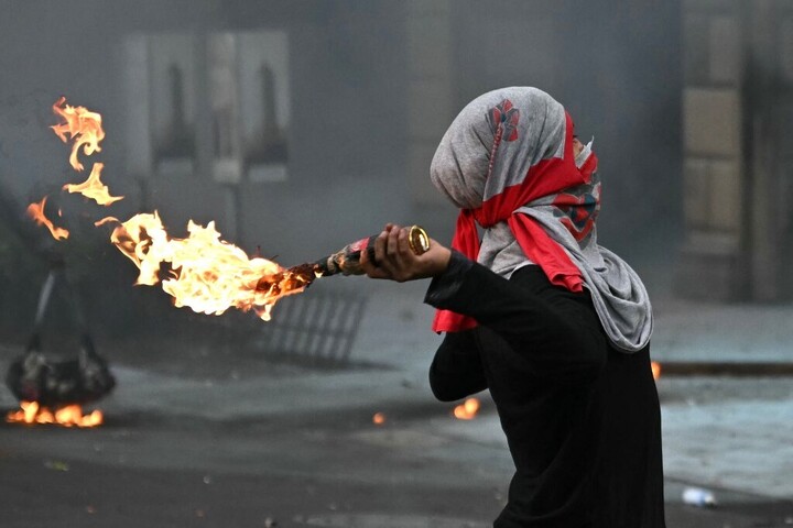 Elhagyásra Molotov-koktél a „gyógyír"