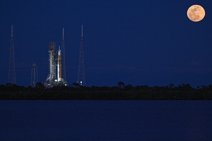 Elhalasztották az Artemis-2 holdmisszió indítását