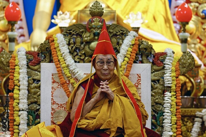 A dalai láma Grammy-díjat kapott