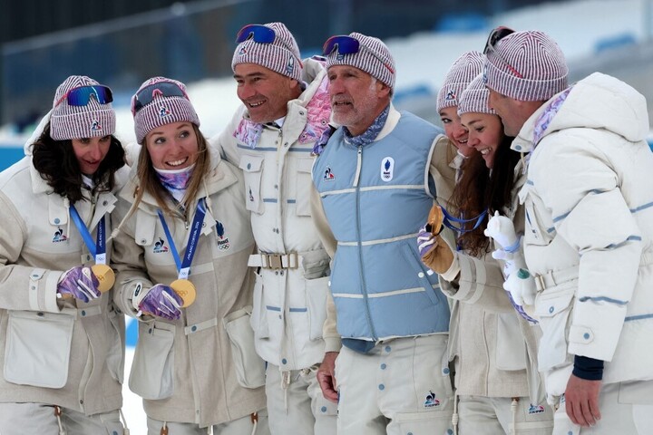 Franciaország tarolt a női sílövők 4x6 km-es váltójában