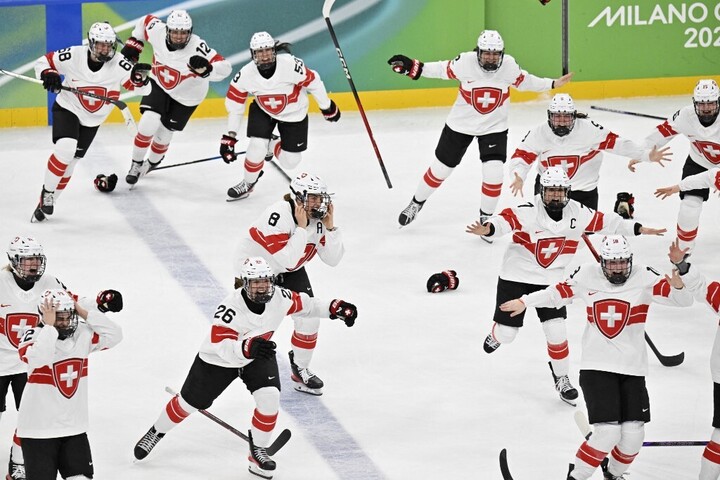 Hosszabbítás után svájci bronzérem a női jégkorongtornán