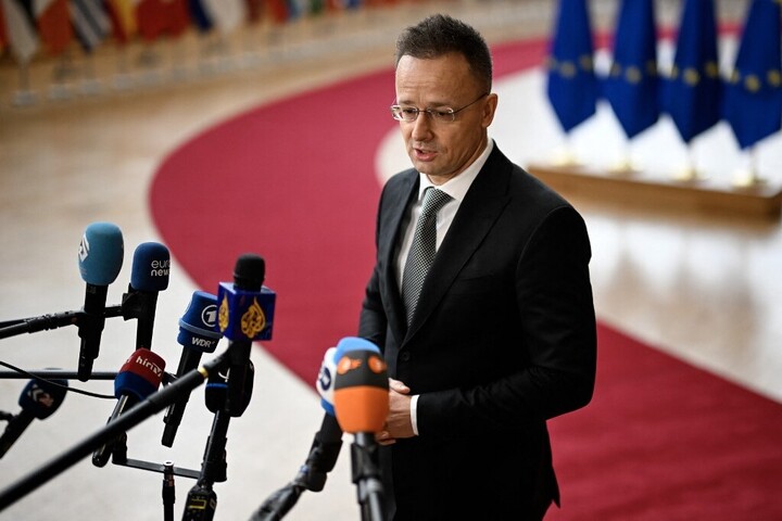 Trumppal béke, Brüsszellel háború?