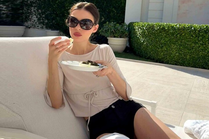 Nicola Peltz árnyéka önmagának