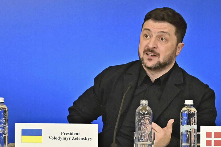 Fotó: The Yomiuri Shimbun via AFP/Hiromi Uechi Zelenszkij sajnálja, hogy Amerika figyelme már a Közel-Kelet felé fordult