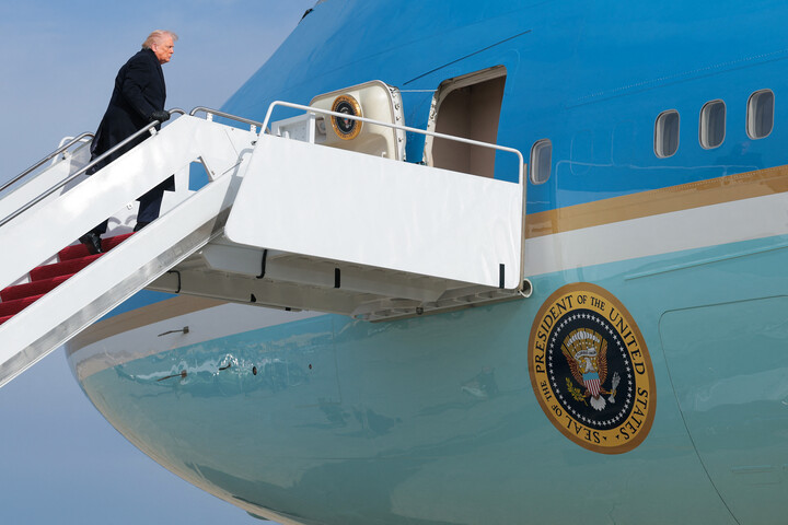 Trump kedvenc színeivel festeti át az Air Force One-t