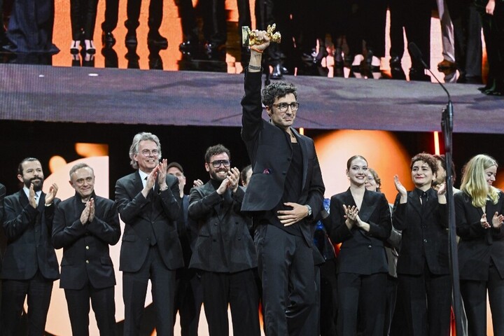 A Gelbe Briefe nyerte az Arany Medvét