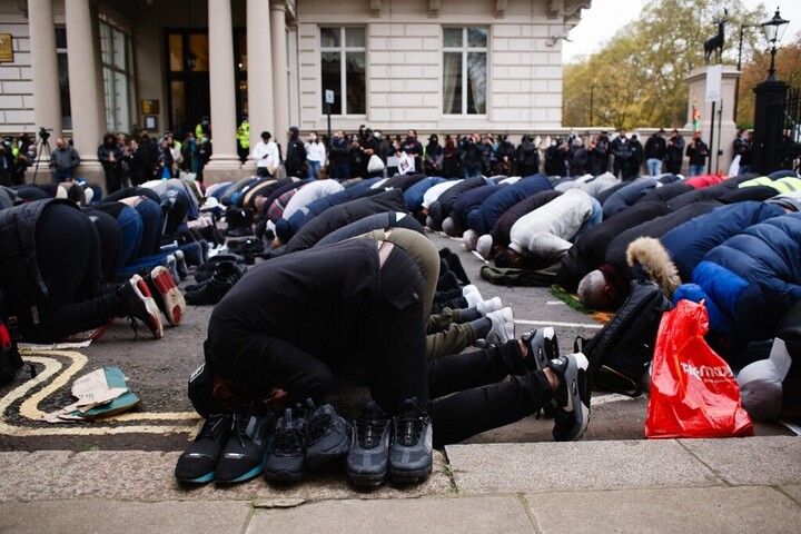 Besokalltak a franciák