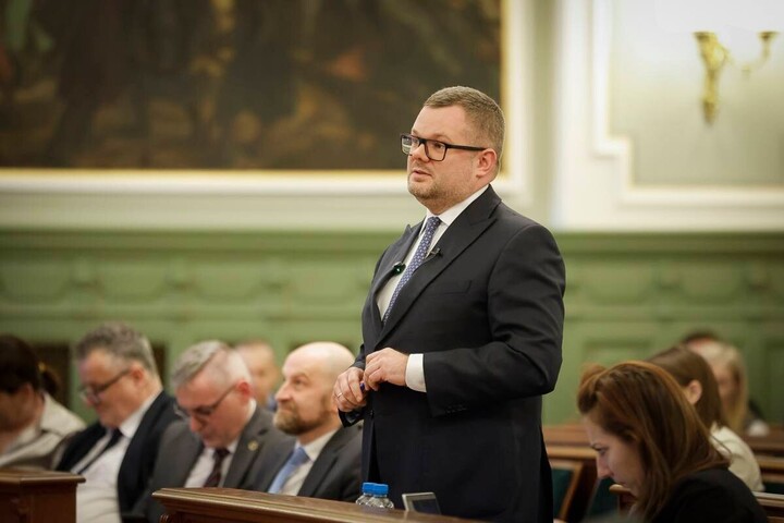 Nem oszlott fel a győri közgyűlés