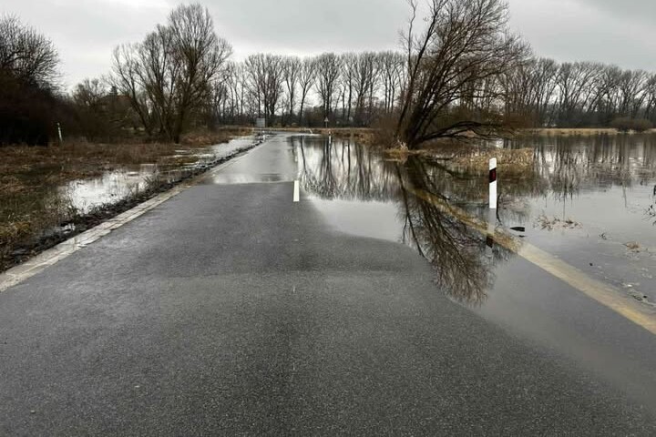 Újabb hidat kellett lezárni a magyar-szlovák határon