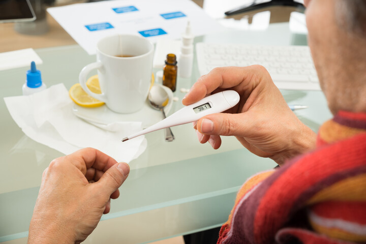 A láz a test figyelmeztető jele – mikor kell orvoshoz fordulni?