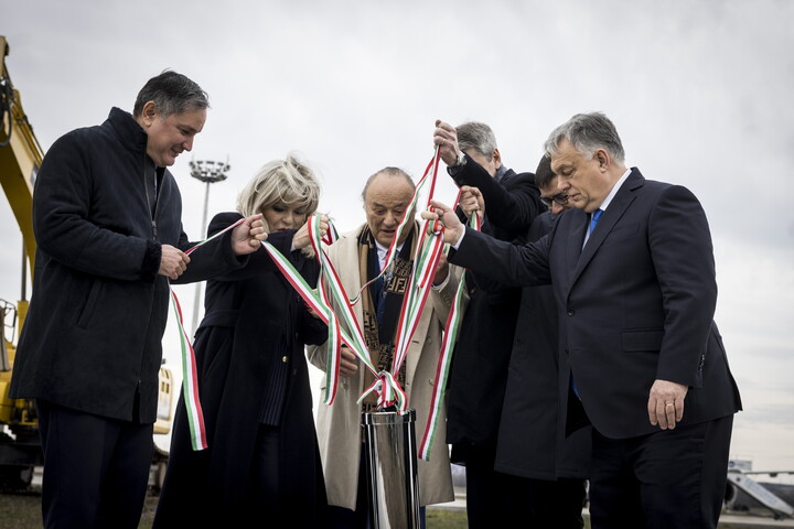 Fotó: MTI/Miniszterelnöki Kommunikációs Főosztály/Kaiser Ákos Orbán Viktor: világszínvonalú, roham léptekben fejlődő repteret építünk