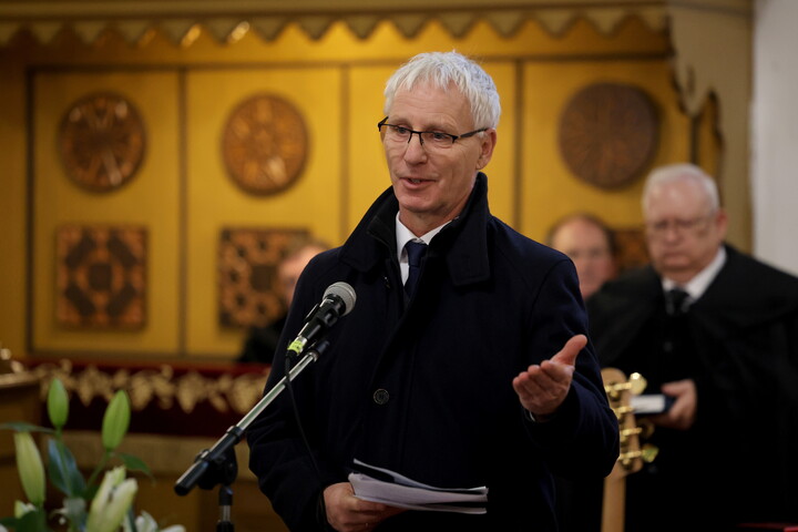 Soltész Miklós: tele van a világ féligazságokkal és békétlenséggel