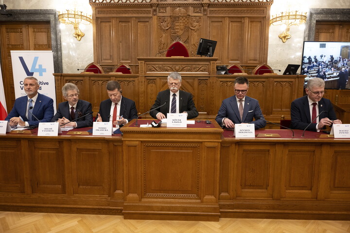 Fotó: MTI/Lakatos Péter Budapesten tanácskoztak a V4-ek parlamenti vezetői