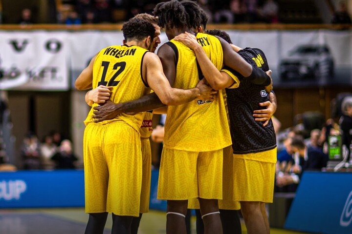 Parádézott és negyeddöntőbe jutott a Falco