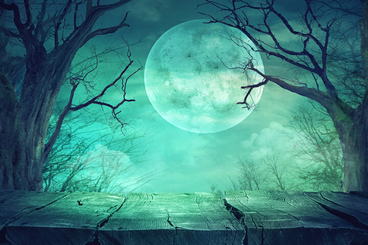 Titkos bázis vagy természetes égitest?