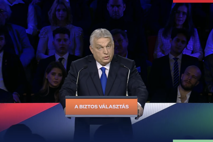 Erősek leszünk és gazdagok, vagy kicsik és szegények