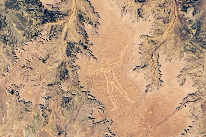 Fotó: Wikipedia/NASA Earth Observatory/Lauren Dauphin Ki rajzolta az óriásembert az ausztrál fennsíkon?