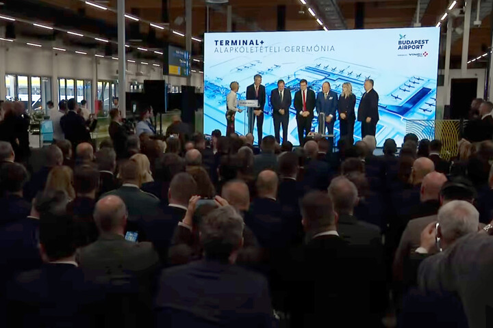 Orbán Viktor: világszínvonalú, roham léptekben fejlődő repteret építünk