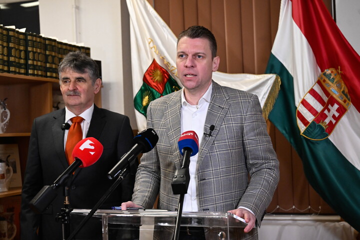 Fotó: MTI/Bruzák Noémi Menczer Tamás: Az Orbán-kormány Brüsszel és Kijev útjában van