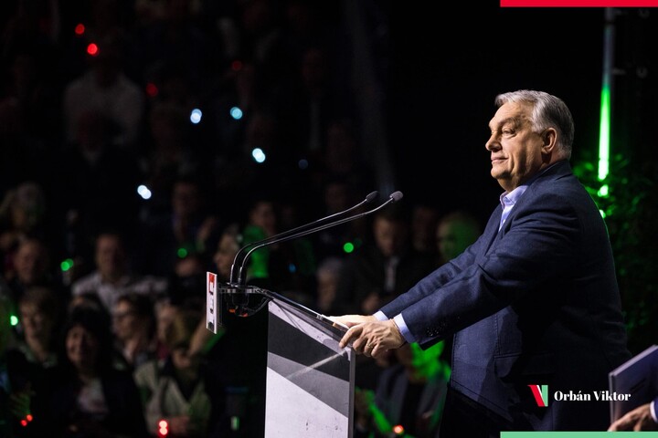 Orbán Viktor: Nemet mondunk Brüsszelnek, kimaradunk a háborúból, és újra naggyá tesszük Magyarországot!