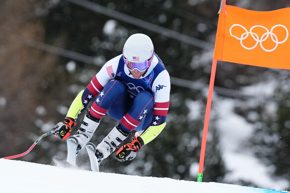 Komoly bukás és amerikai elsőség a férfi lesiklók első edzésén