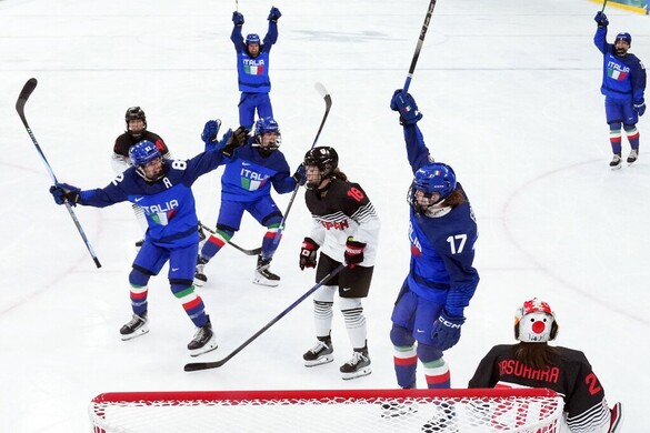 Közel a negyeddöntőhöz a házigazda női jégkorongcsapat