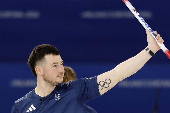 Ismét kikaptak a címvédő svédek a férfi curlingtornán