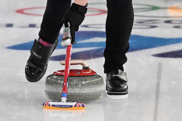 Még élnek a brit elődöntős remények a férfi curlingtornán