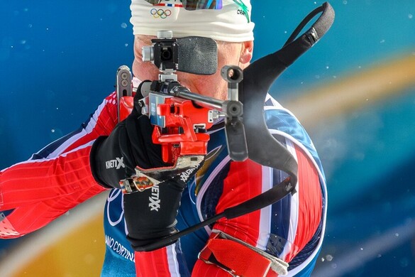 Esélytelen norvég versenyző nyerte a férfi sílövők utolsó számát