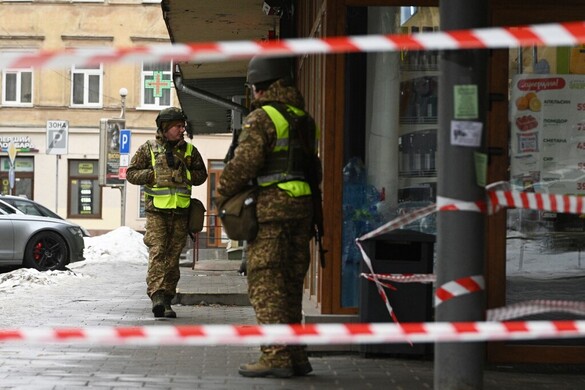 Robbanás sebesített meg több rendőrt