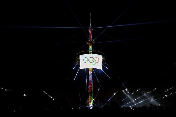 Megérkezett az olimpiai zászló a következő téli játékok helyszínére