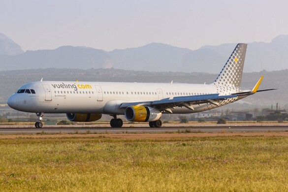 Utasszállító tetejére mászott egy marokkói migráns + VIDEÓ