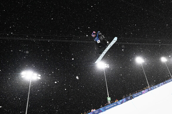 Bombameglepetés félcsőben a női hódeszkásoknál
