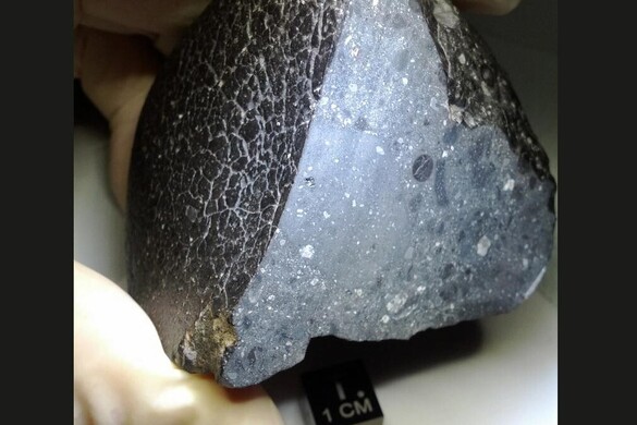 A Marsról származó fekete kő valami meglepő dolgot rejt