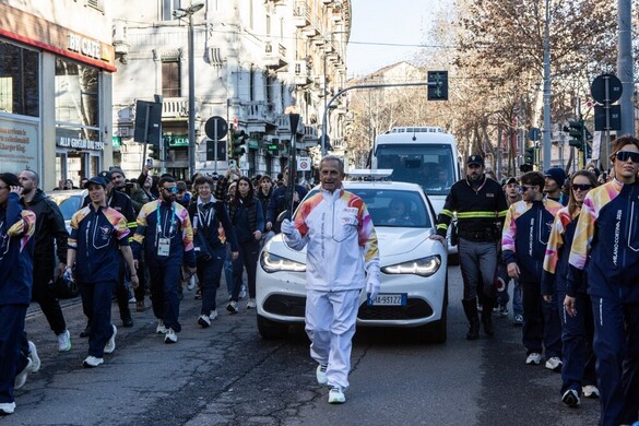 A sportolók faluját is meglátogatta az olimpiai láng
