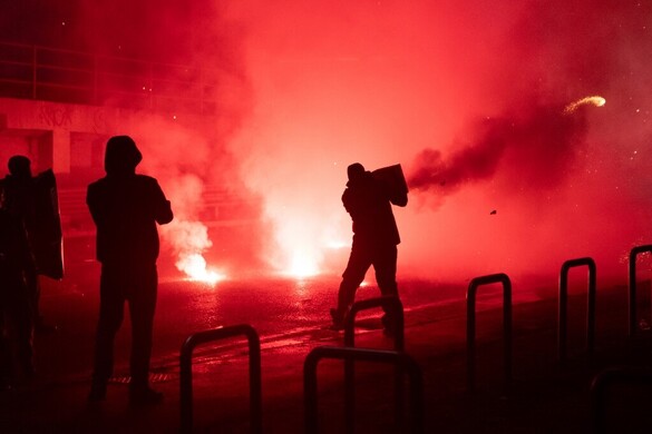 Milánóban az olimpiai játékok ellen tüntetők összecsaptak a rendőrökkel