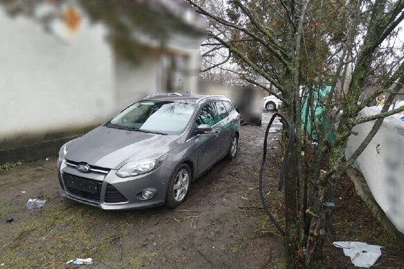 A benne ülő kisfiúval együtt lopott el egy autót egy férfi Sülysápon