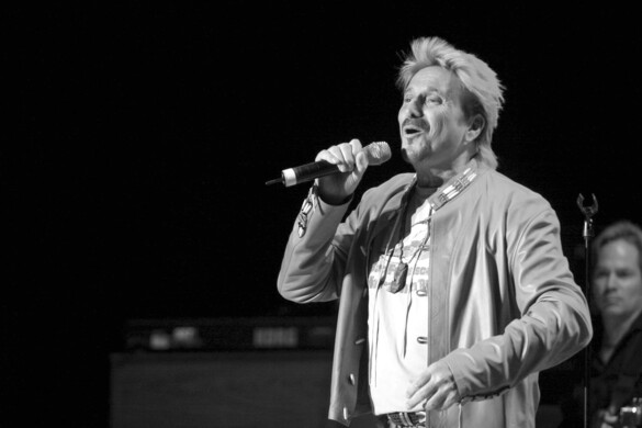 Elhunyt a legendás rockegyüttes énekese