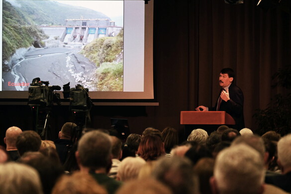 Áder János: Tovább kell növelni a napenergia arányát a villamosenergia-kapacitáson belül