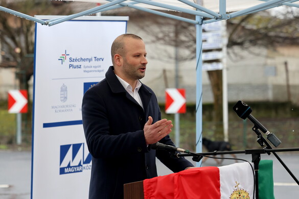 Idén közel ezer kilométernyi útszakasz újul meg országosan