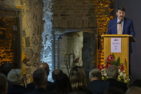 Becket Tamás az örökérvényű igazságot védelmezte