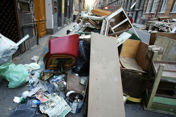 A lomtalanításkor nem rakhat ki bárki bármit