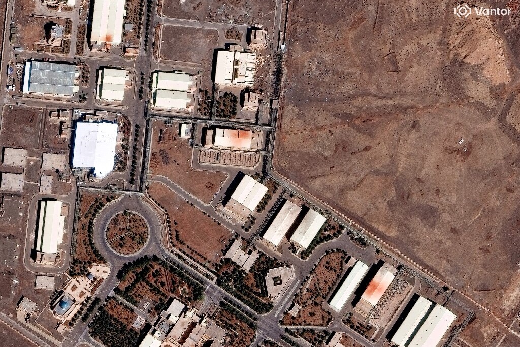 Irán urándúsító üzemét bombázták