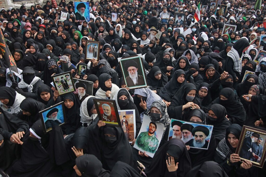 Elhalasztották az Ali Hamenei temetését